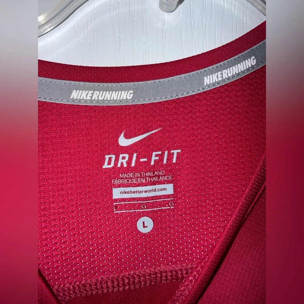 Nike Dri-FIT Athletic Top Red Performance Tee Size L
